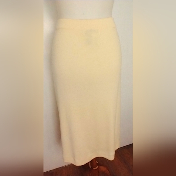 VANILLA CREAM WOOL SKIRT - Picture 2 of 3